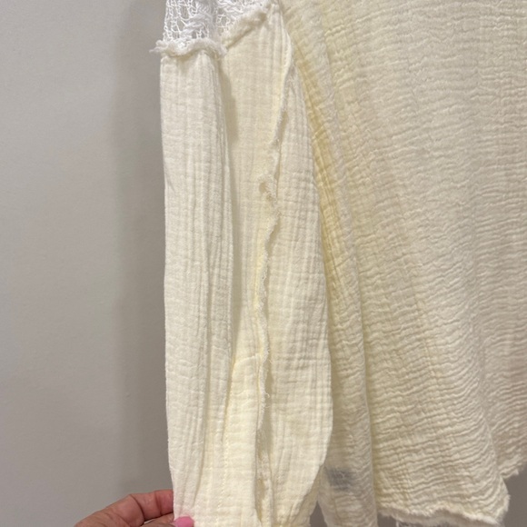 POL Women's Cream and White Lace Button-Down Shirt. Size S Oversized. - Picture 7 of 7